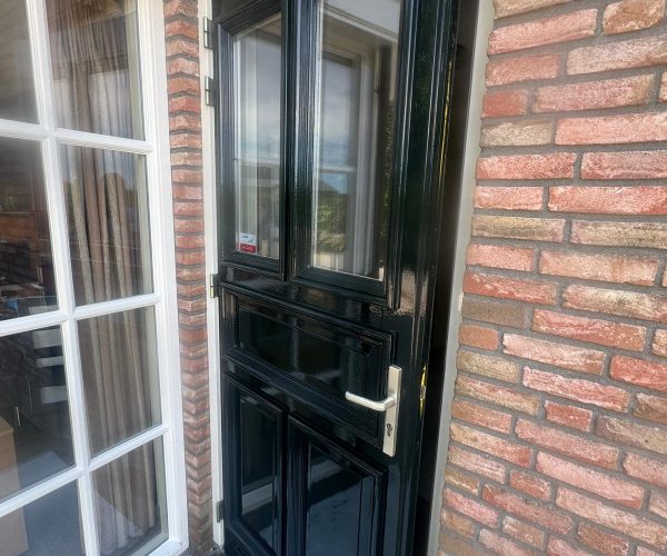 Voordeur woning Voordeur woning